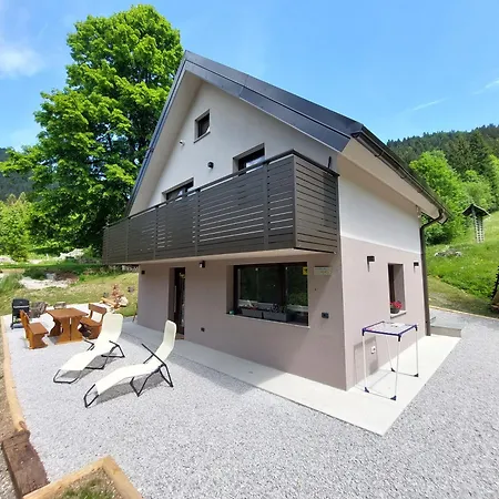 Alpine Daffodil Retreat アパート *